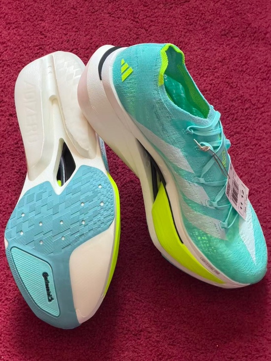 Athletic_Shoes